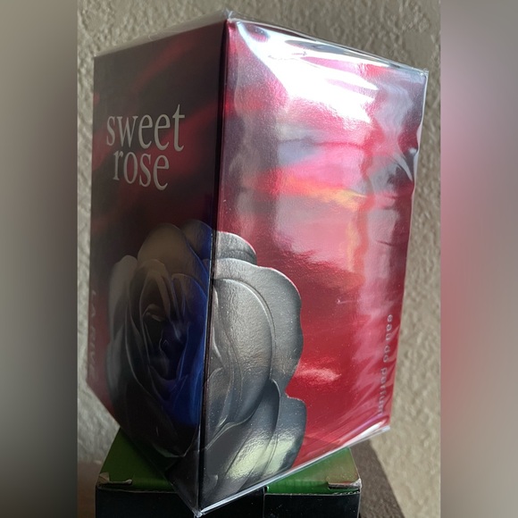 La Rive Sweet Rose Eau de Parfum 3.0 Fl. Oz. - Picture 4 of 6